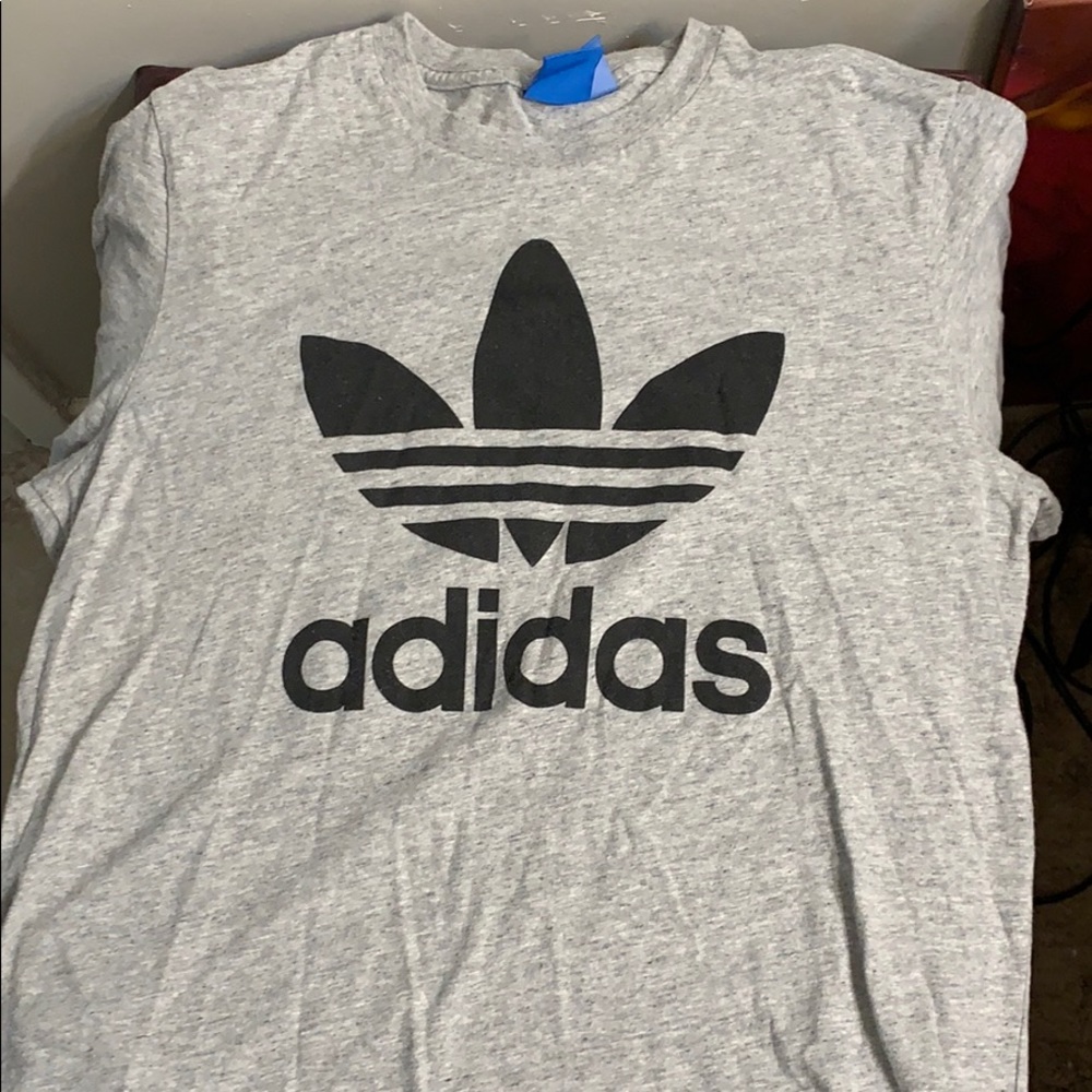 Adidas gray t-shirt short sleeve